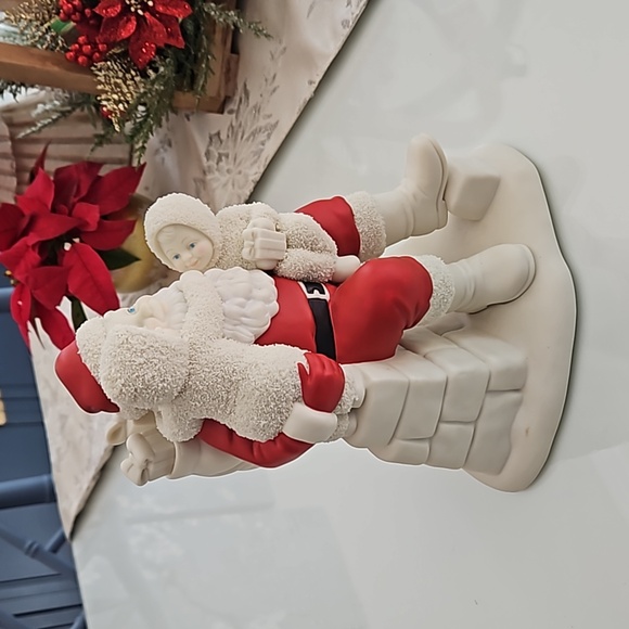 Vintage Dept 56 Snowbabies Guest Collection '..And We've Been Really Good' Santa - Picture 4 of 9